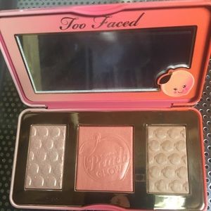 Too faced Highlighter/Blush/Bronzer Palette